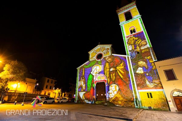 Proiezione Natalizia Mapping facciata Chiesa Dant'Agostino Arezzo