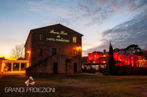 Proiezione Natalizia Castel Monastero