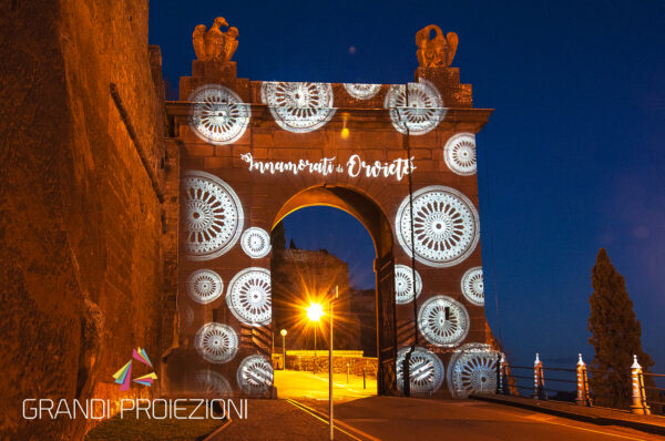 Proiezione su monumento Porta Romana Orvieto